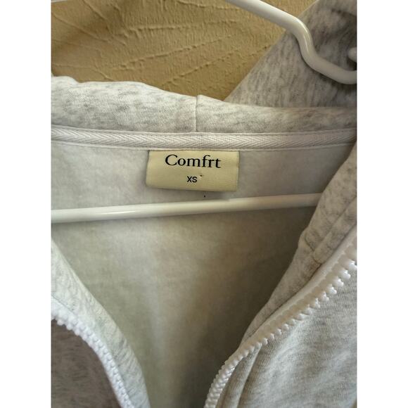 Comfrt Sweater Size XS - Picture 3 of 4